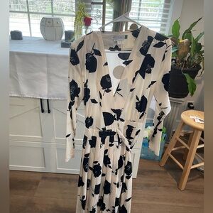 Argenti Black and White Floral Long Sleeve Dress